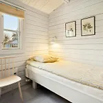 Comfortable Summer House In *