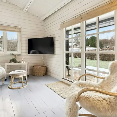 Comfortable Summer House In 아벤라